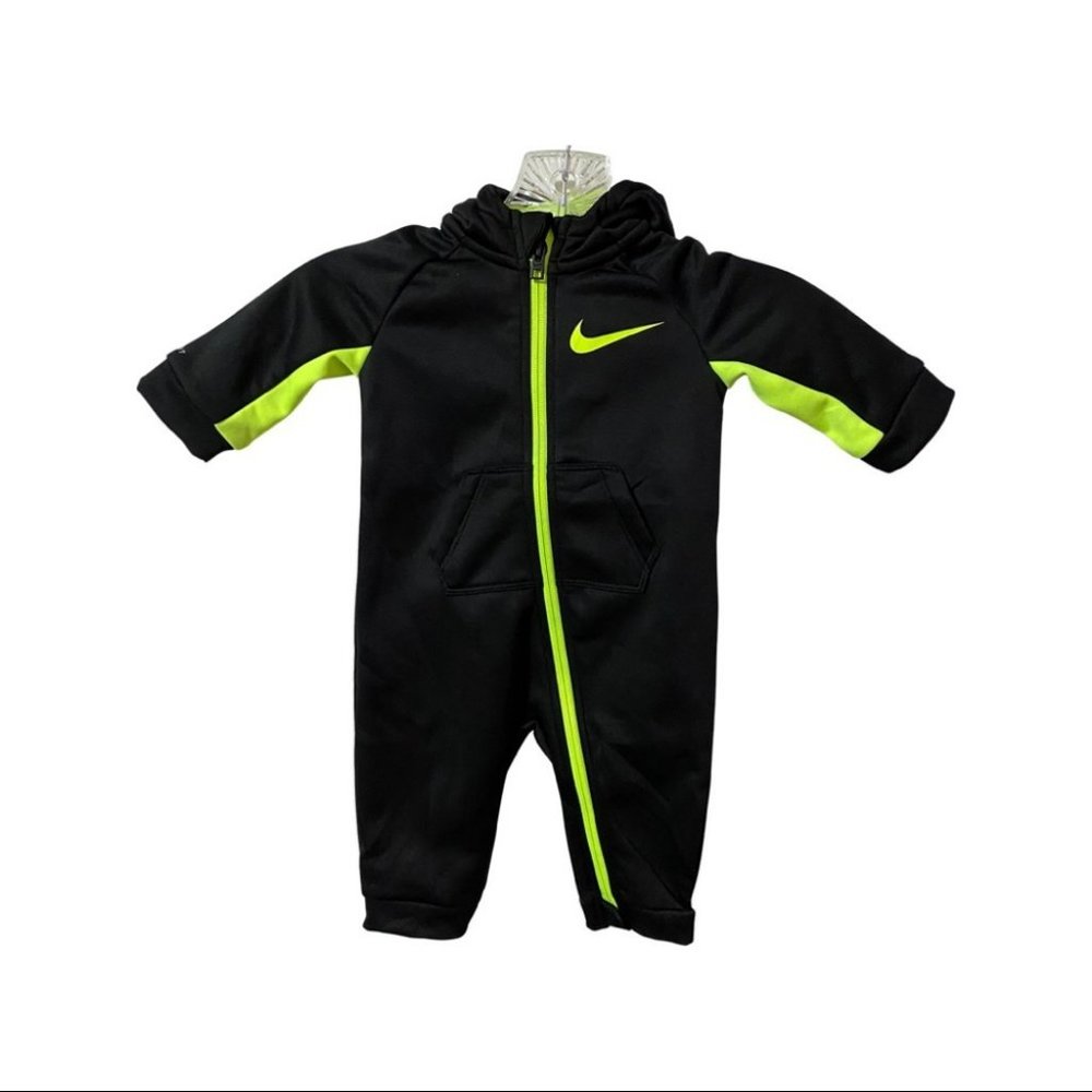 NWT Nike Dry Fit Onesie Size 6 Months